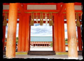 A view of Daigoku-den Hall from the Oten-mon Gate