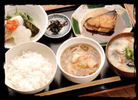 A set lunch at the Ikemasatei Restaurant